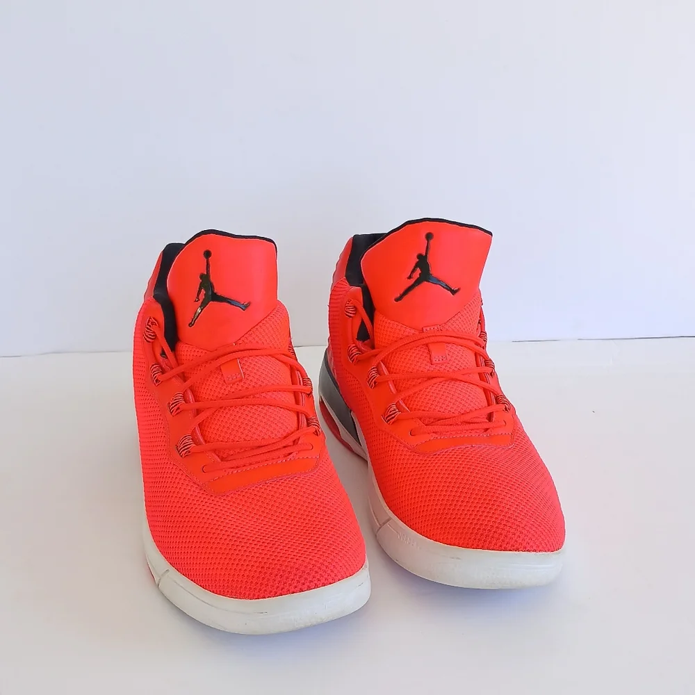 Air Jordan Acedemy Infrared Mid Mens Size 11